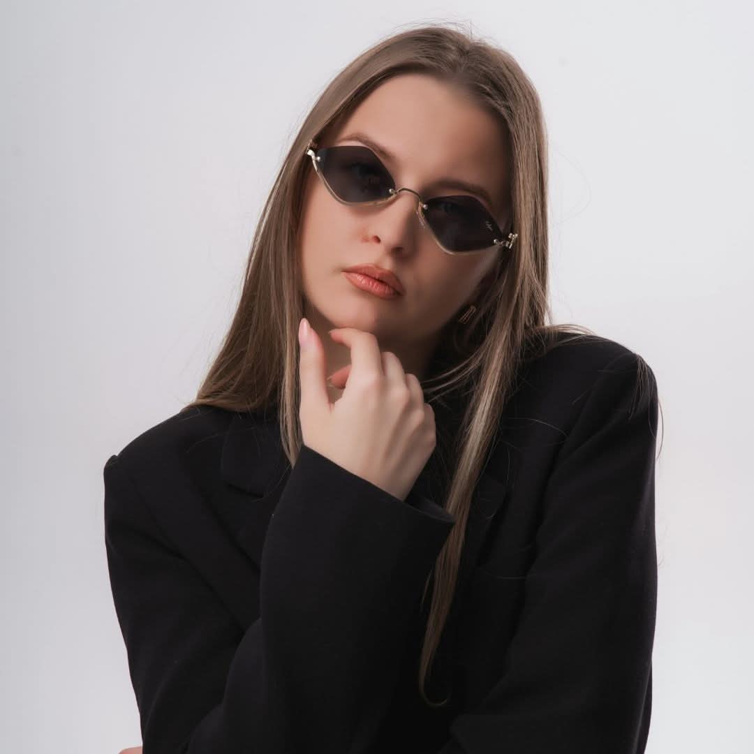 Emily napszemüveg